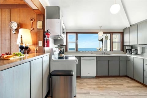 Let your inner chef run wild in this kitchen