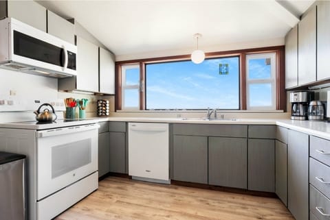 A lot of counter space for all your food prep