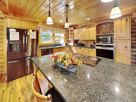 Kitchen with a Breakfast Bar Island
