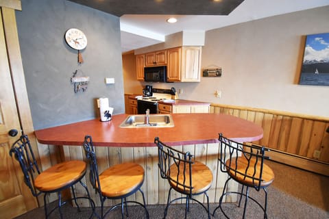 Lots of Prep Space at the Kitchen Bar - Lots of Prep Space at the Kitchen Bar