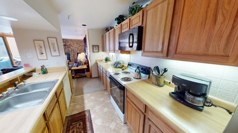 Fully Equipped Kitchen - Fully Equipped Kitchen