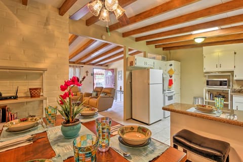 Dining Area | Dishware & Flatware Provided