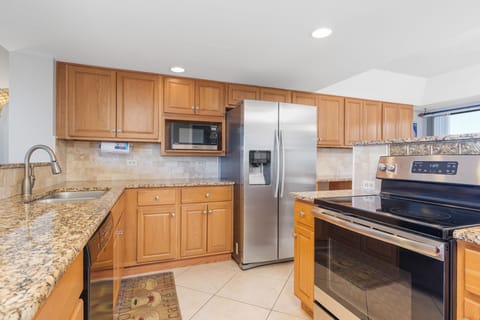 Fully Equipped Kitchen with Stainless Steel Appliances