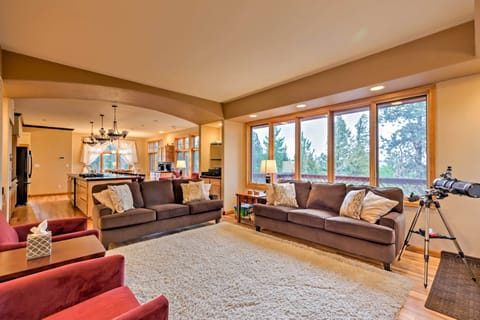 Living Area | Keyless Entry