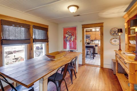 Dining Area | Coffee Bar