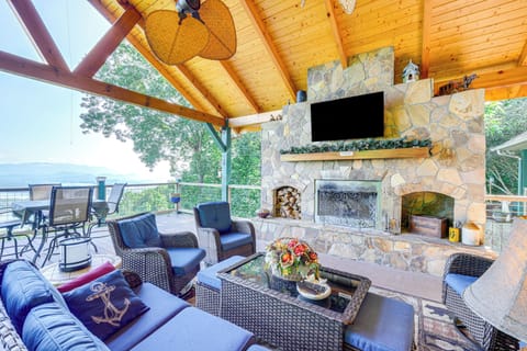 Hiawassee Vacation Rental | 3BR | 2.5BA | 3,300 Sq Ft | Step-Free Entry