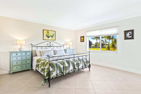 Master Bedroom with King Size Bed; Golf Views  Private Entrance to Lanai Area!