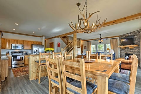 Great Room | Dining Table | Kitchen