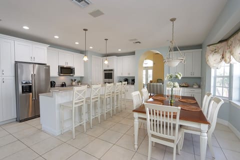 Dining area and breakfast bar