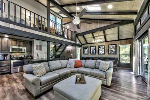 Enjoy 4 bedrooms, 3 bathrooms, a loft, and walk just 100 steps to the lake in this Lakeland Village rental!