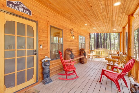 Lakeside Vacation Rental | 4BR | 3BA | 3,000 Sq Ft | Stairs Required