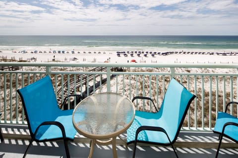 Balcony view - Yes, you are right on the beach! No obstructions, just amazing views.