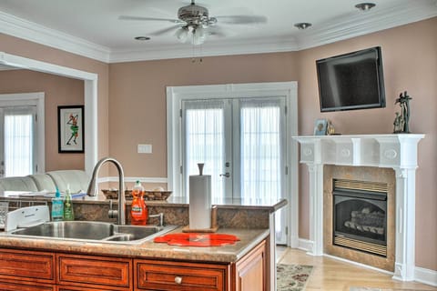 Living Room 1 | Gas Fireplace