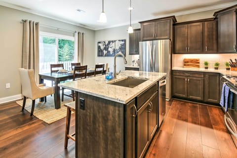 Kitchen | Fully Equipped