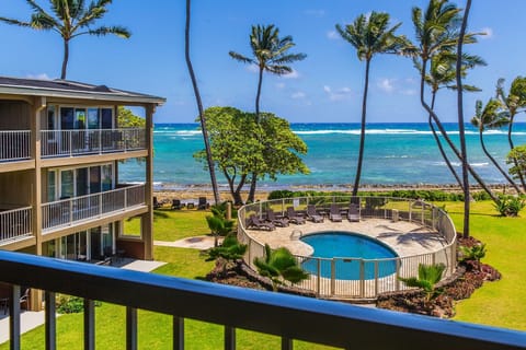 Beautiful Oceanfront Views from 3rd (top) floor Lanai
