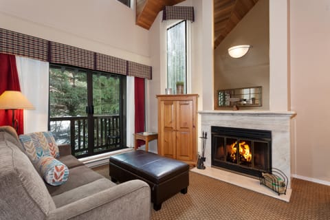 Vaulted Ceilings!