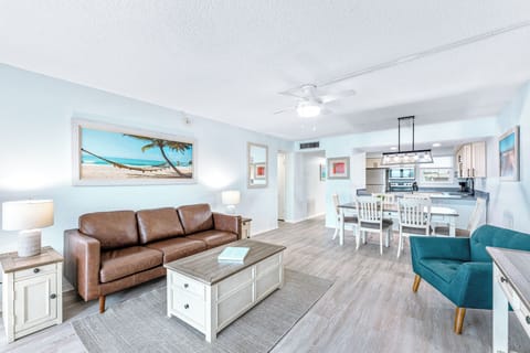 Bright & airy open concept living space- Air mattress provided