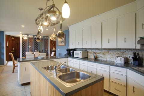 Kitchen | Dishware & Glassware