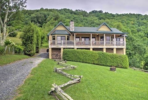 Banner Elk Vacation Rental | 3BR | 2.5BA | 2,100 Sq Ft | 2 Steps for Access