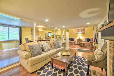 Living Room | Single-Story Property