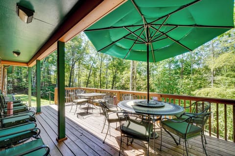 Gatlinburg Vacation Rental | 4BR | 2BA | 2,500 Sq Ft | Steps Required | 4+ Acres