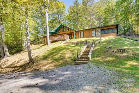 Gatlinburg Vacation Rental | 4BR | 2BA | 2,500 Sq Ft | Steps Required | 4+ Acres