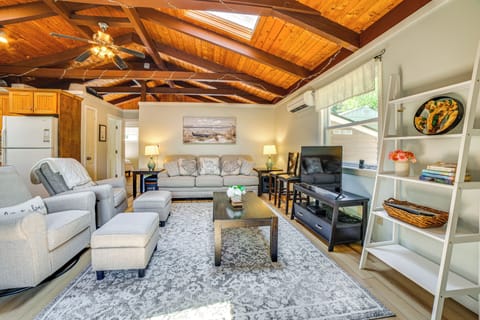 Living Room | Free WiFi | A/C | Cable TV | Queen Sleeper Sofa