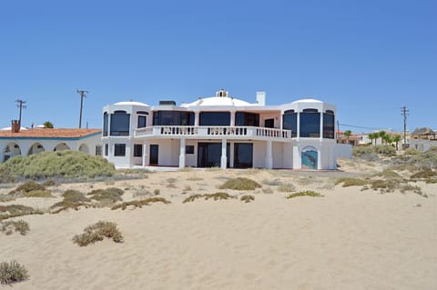 Large estate perfect for the ultimate vacation
