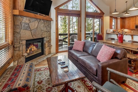 Beautifully framed outdoor scenery in the open-plan living/dining/kitchen.