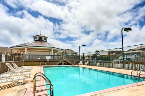 Heritage Shores Community Pool
