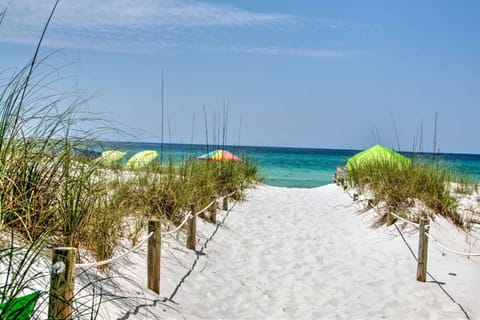 Just Steps to the Sugar Sand Beaches of the Gulf of Mexico!