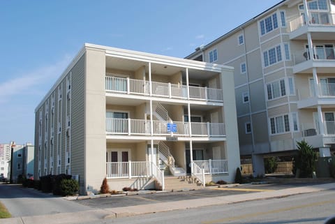 SEA  RAIDER 302 BUILDING