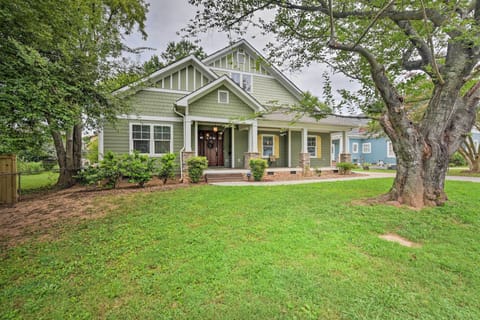 Charlotte Vacation Rental | 4BR | 3BA | 3,000 Sq Ft | Stairs Required