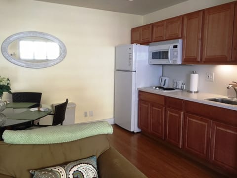 Fully Equipped Kitchenette