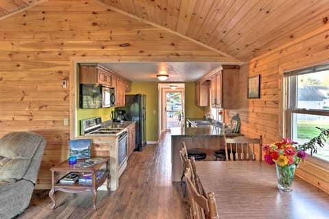 Breakfast Bar Seating for 2 | Kitchen & Living Room