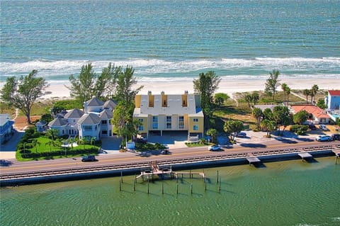 Pipers III - Gorgeous location......Close to restaurants and water park!