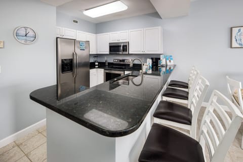 Breeakfast Bar - Additional seating at the breakfast bar.