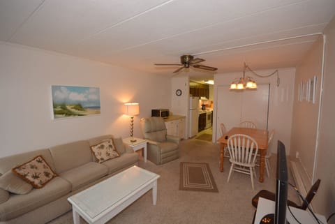 Top Royal 404-S Living Room