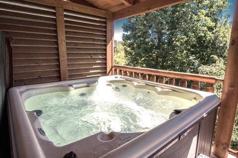 Relax in style and take in the surroundings. The Smoky Mountains is waiting for you!