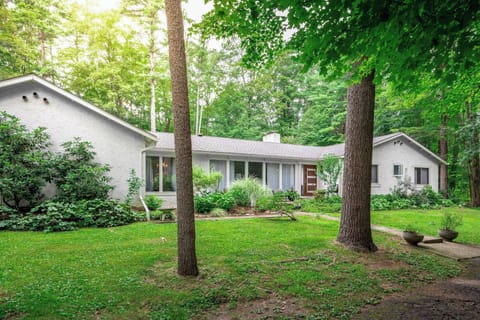Woodstock Vacation Rental | 4BR | 4BA | 2,800 Sq Ft | 2 Steps to Enter