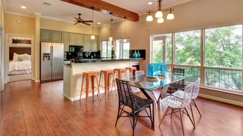 Unit A- Seating for 6 at the dining table as well as additional seating at the breakfast bar