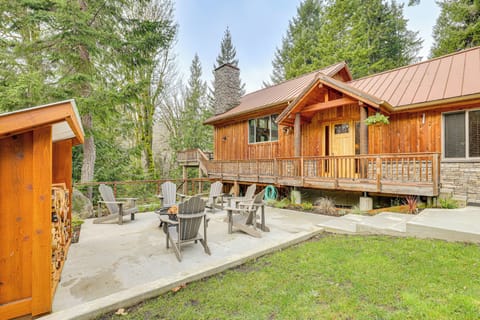 Port Angeles Vacation Rental | 3BR | 2BA | 3 Steps Required to Access