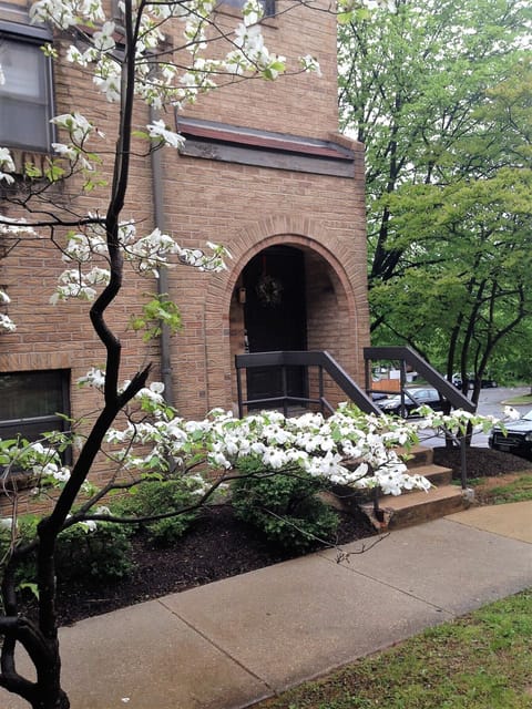 Entrance to the DC Gem