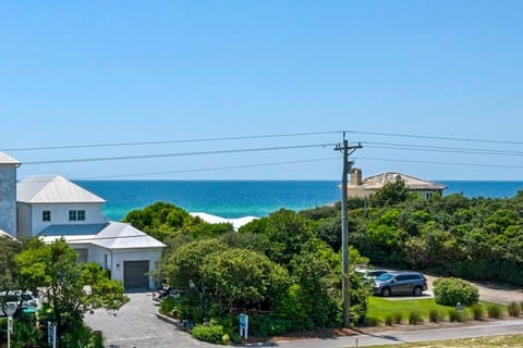 Beautiful gulf views from 3 levels of outdoor decks!
