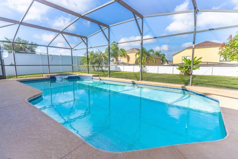 Fully enclosed Private Pool and Spa