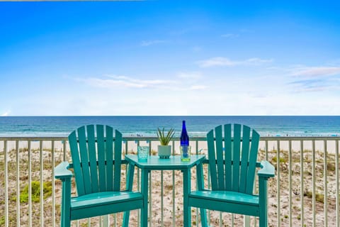 Balcony Views - Look at this amazing view! Take a seat and enjoy paradise.