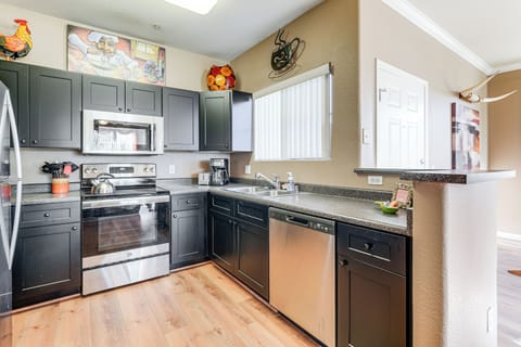 Kitchen | Fully Equipped | Drip Coffee Maker | Cooking Basics