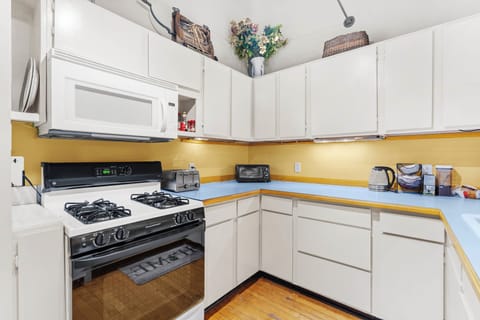 Kitchen | Ice Maker | Toaster | Blender