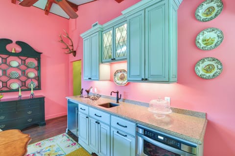 Kitchenette | Coffee Maker | Toaster