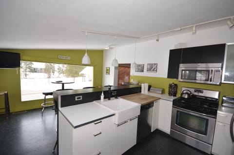 All new appliances & dishwasher - Fully equipped, cooking basics, dishware & flatware, microwave, toaster, drip coffee maker, Keurig coffee maker, French press, dishwasher, trash bags, paper towels